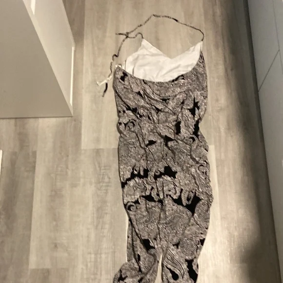 Romper - Picture 2 of 2